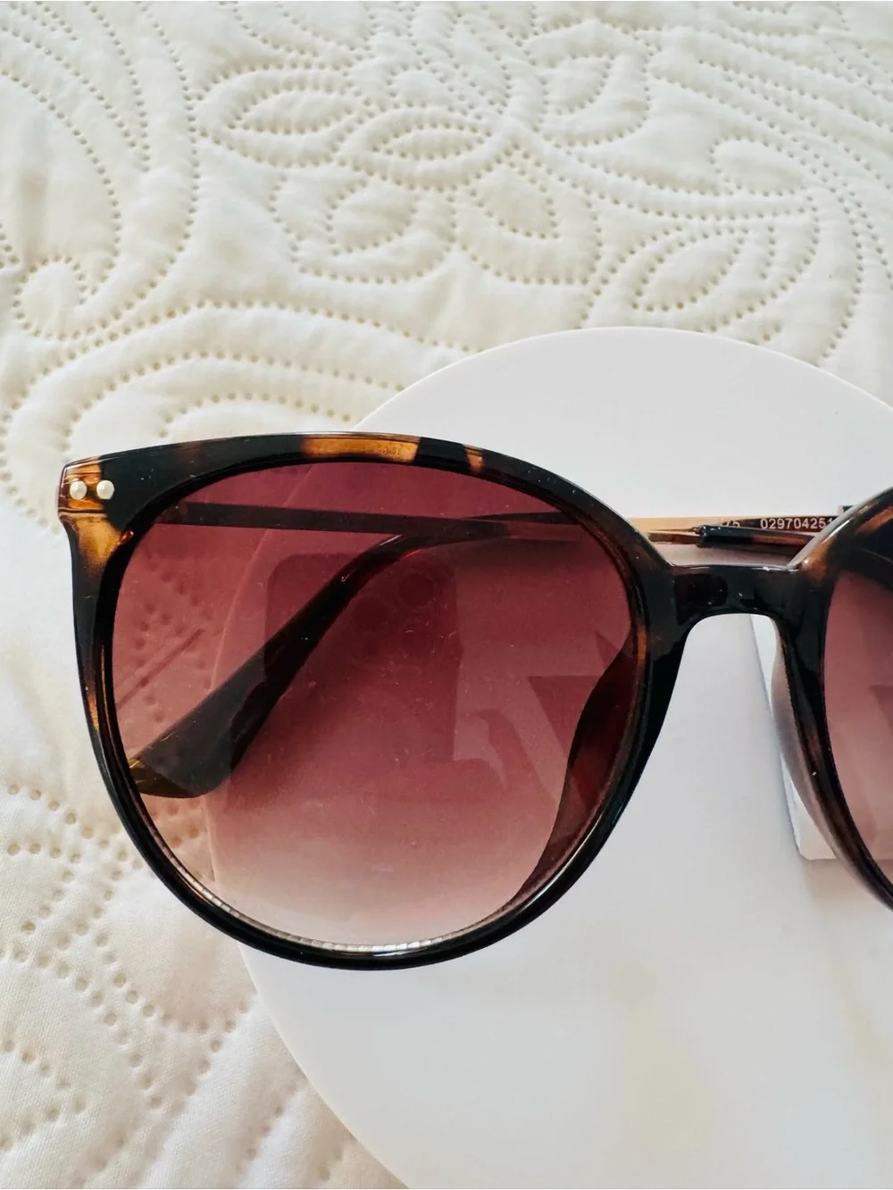 Tommy Hilfiger Tortoiseshell Frame Sunglasses with Brown Gradient Lenses